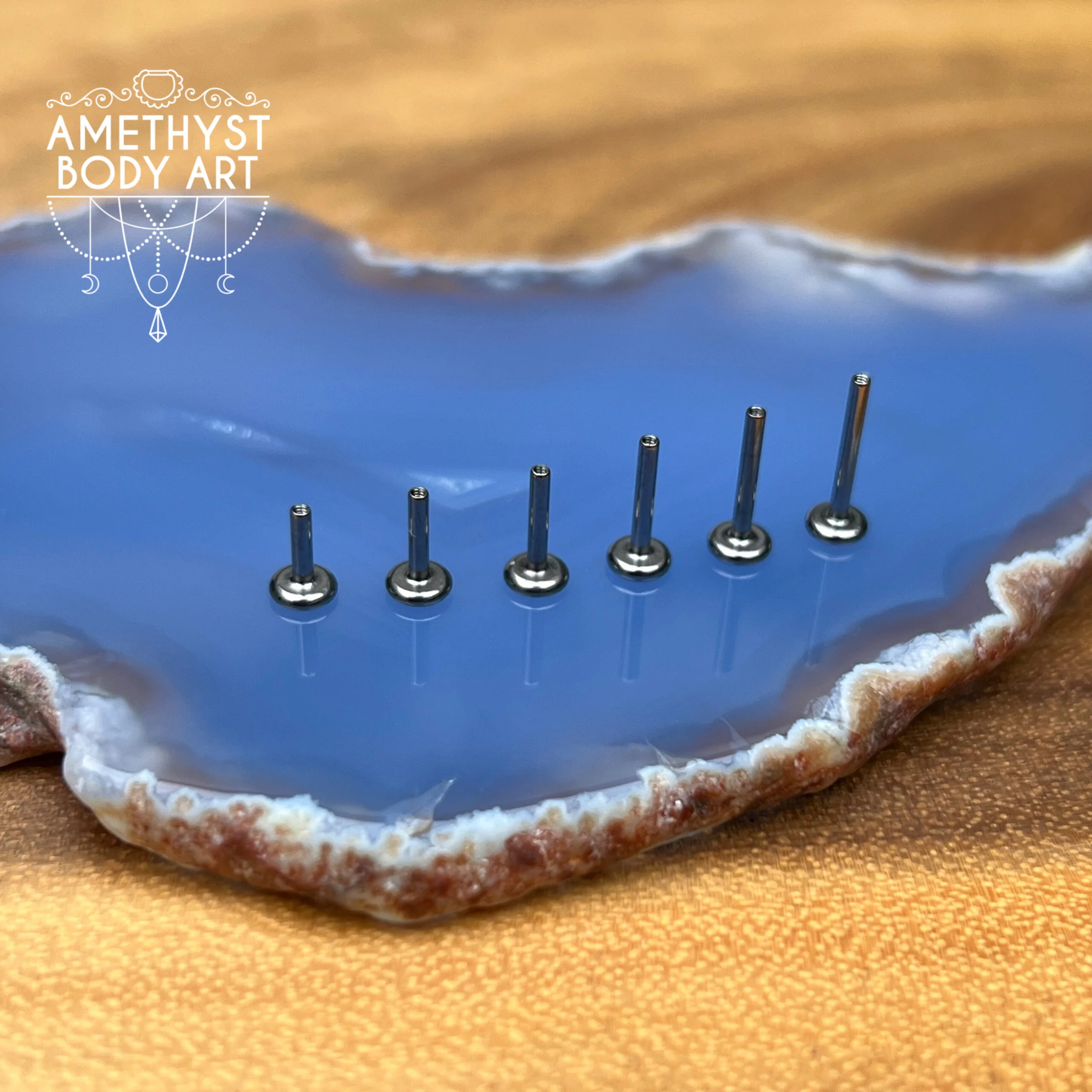 Titanium Flatback Labret - Internally Threaded - Image 2