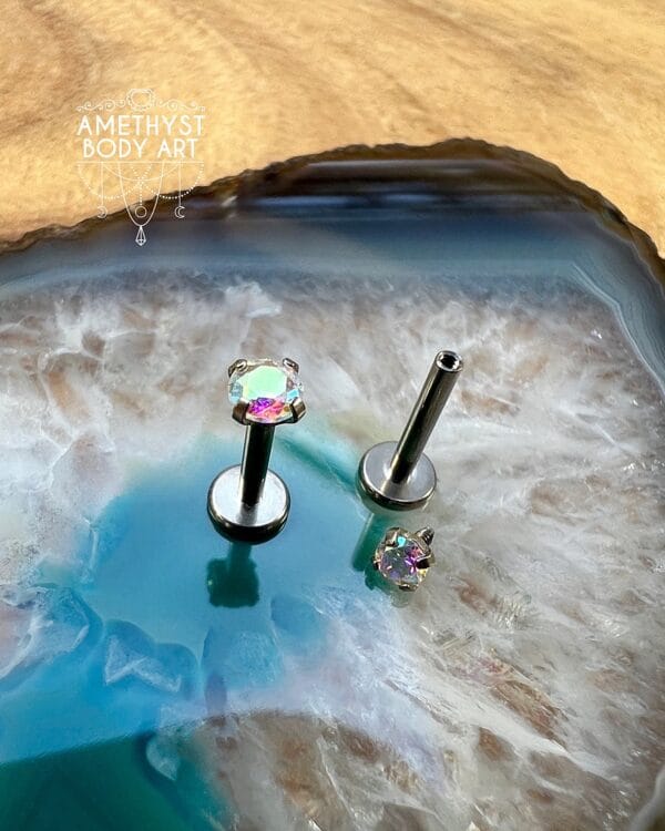 2.5mm Prong-Set AB Cubic Zirconia with Titanium Labret