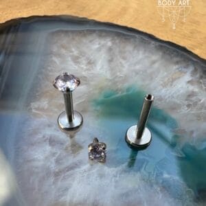 2.5mm Prong-Set Lavender Cubic Zirconia with Titanium Labret