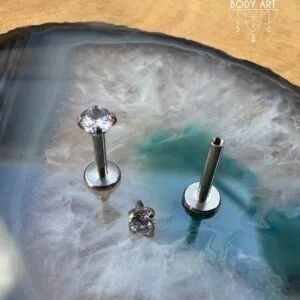 2.5mm Prong-Set Lavender Cubic Zirconia with Titanium Labret