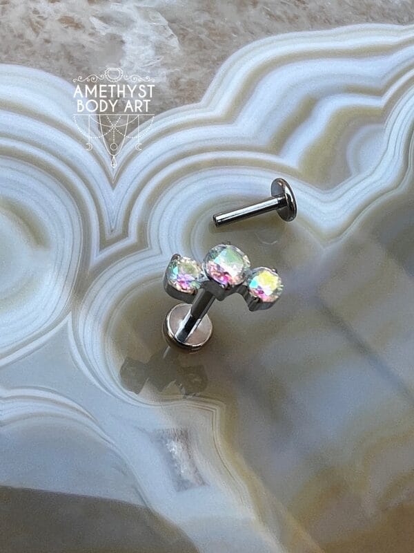 Cluster with 3 Prong set Aurora Borealis CZ and Titanium Labret. - Image 3